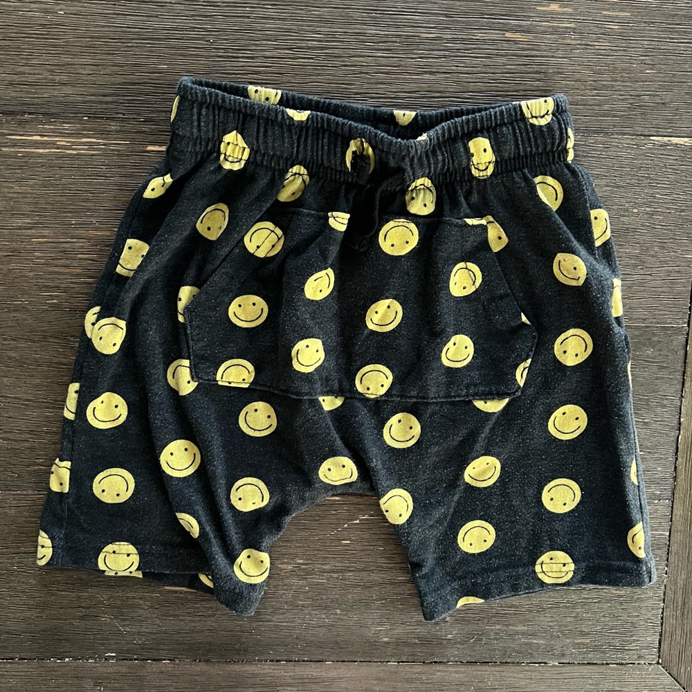 Cat & Jack smiley shorts size 5T